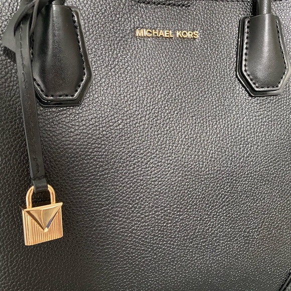 📌SOLD MICHAEL KORS Black Satchel - Picture 14 of 15